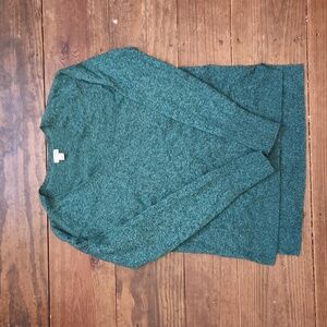 Womens Halogen cashmere sweater. Medium. V neck. Marbled green